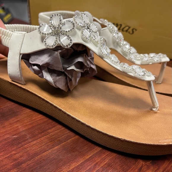 Sandals - Picture 3 of 4